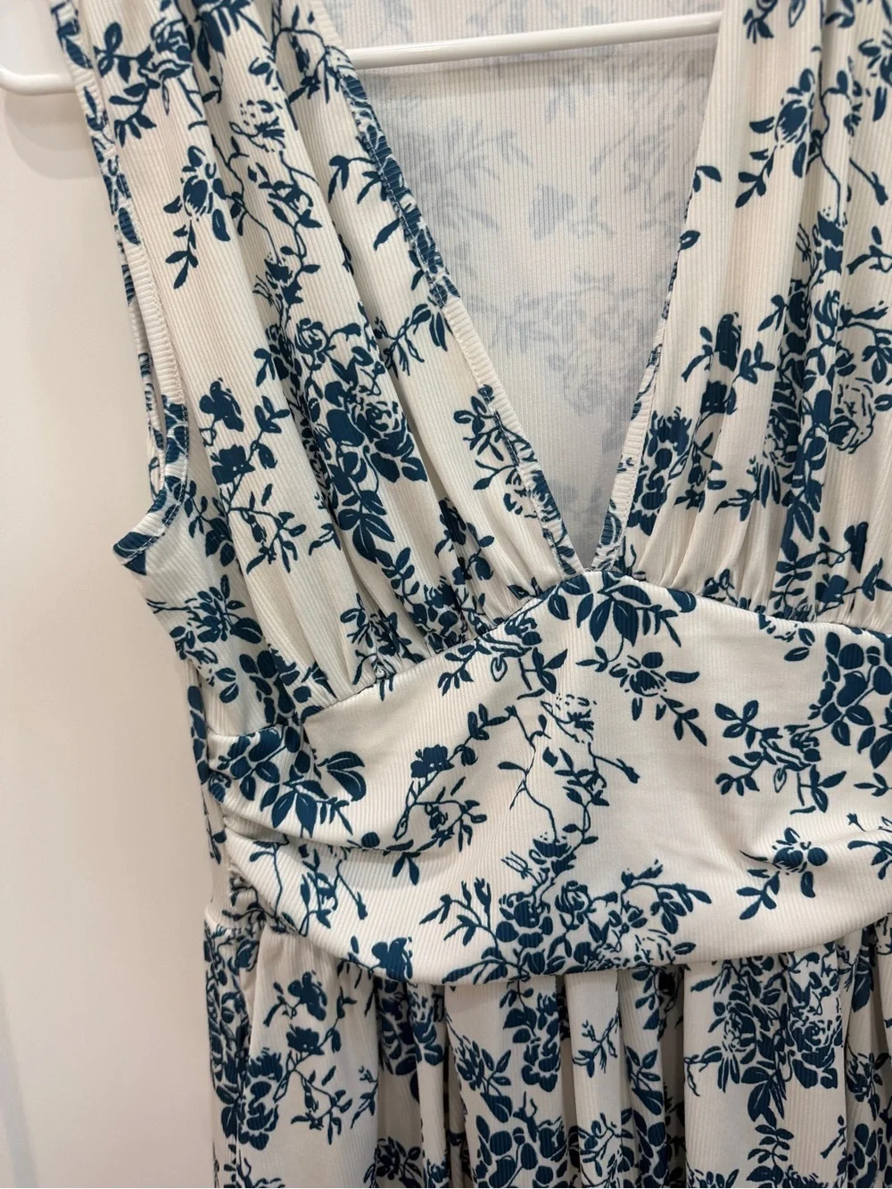 Cider White Romper with Navy Blue Floral Pattern - Picture 3 of 5